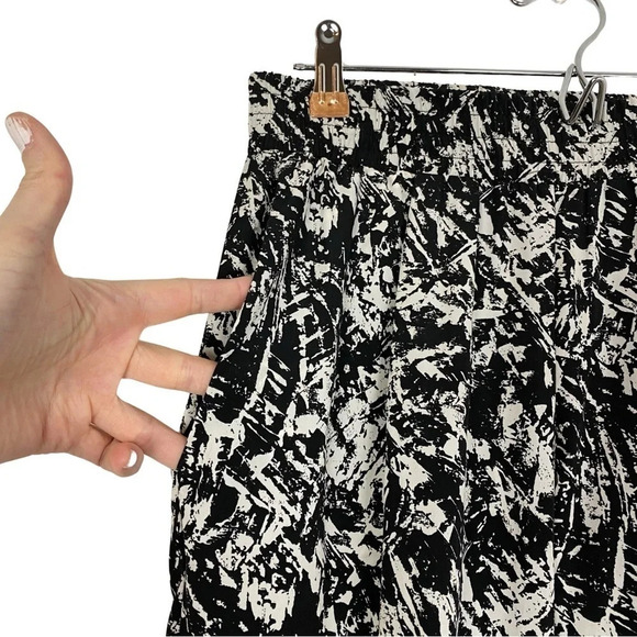 Aqua Brand Printed Jogger Pants Womens Small Black Slacks Trousers Lightweight - Picture 3 of 8